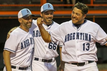 Santiago Carril en la cabeza de los festejos argentinos