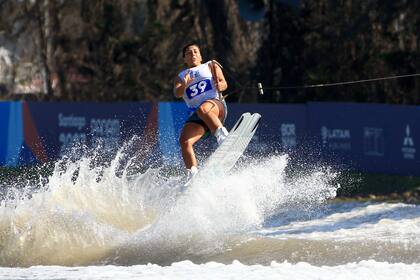 SANTIAGO, CHILE – OCT 23: Eugenia de Armas de Argentina compite en Figura durante los Juegos Panamericanos Santiago 2023 en la laguna Los Morros, San Bernardo Santiago, Chile. / Eugenia de Armas of Argentina´s competes in Tricks during the Santiago 2023 Pan American Games in Los Morros lagoon, San Bernardo Santiago, Chile.(Foto de Javier Valdes Larrondo/Santiago 2023 vía Photosports)