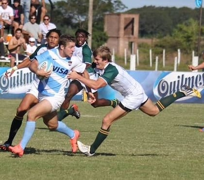 Una corrida en versión juvenil, contra Sudáfrica; "cuando me fui era un chico que corría sin pensar y al que le salía todo. Vuelvo con más experiencia y otra lectura para entender el juego", apunta hoy.
