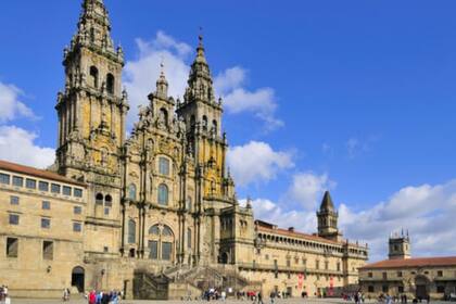 Santiago de Compostela recibe anualmente a miles de fieles que realizan su peregrinación