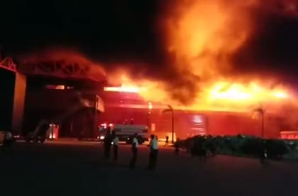 Santiago del Estero: un voraz incendio arrasó con el 80% del autódromo de Termas