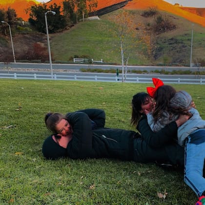 Santiago del Moro con sus hijas y su esposa (Foto: Instagram/@santidelmoro)