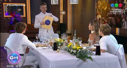 Santiago del Moro reveló qué tenía la valija de Alfa