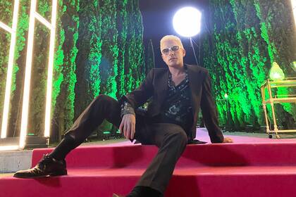 Santiago, en el rodaje de la película Rainbow de Paco León.