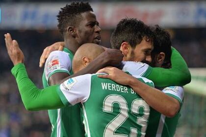 Santiago García festeja el gol del empate