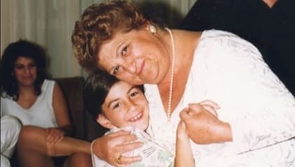 Santiago Korovsky y su abuela Myriam