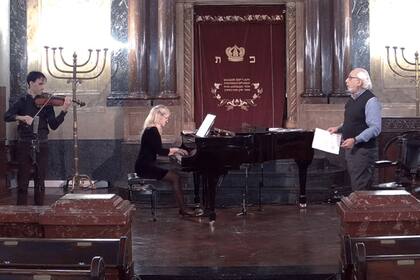 Santiago Kovadloff, Ana Chaves y Federico Moujan La Travesa