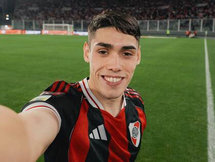 Santiago Lencina fue titular en los dos partidos de River en el Clausura y viene de anotar dos goles