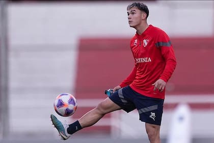 Santiago López despierta controversia en Independiente: muchos dirigentes piensan que no debería jugar en 2024 si no renueva el contrato con el club