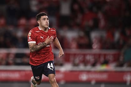 Santiago Montiel, delantero de Independiente, se resintió de una vieja lesión y no jugará vs. Boca