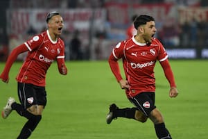 Dos golazos de tiro libre le dieron a Independiente un cómodo triunfo ante Unión por la Copa Argentina
