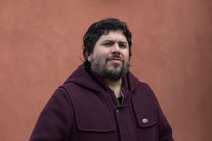 Santiago Motorizado: de su amor por Maradona y Gimnasia a su disco solista inspirado por Okupas