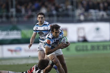 Santiago Pavlovsky supera a Bruno Devoto, como SIC superó a CASI en la segunda semifinal del Top 12 de URBA y se volvió finalista por quinta vez en las úlitmas seis temporadas.