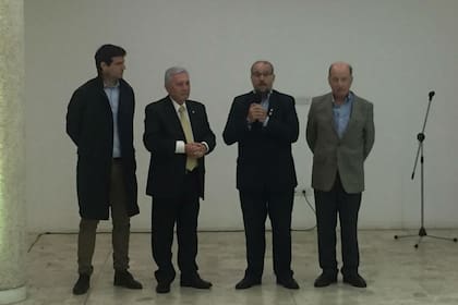 Santiago Perea, secretario de Capia, Héctor Motta, presidente honorario, Javier Prida, presidente, y Jorge Nazar, integrante de la entidad