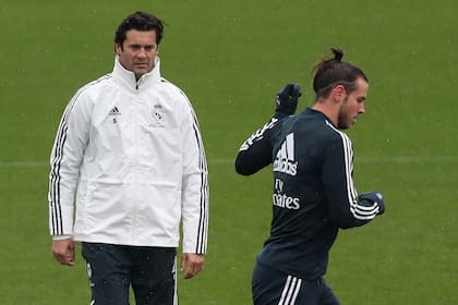 Solari y Bale, dos a los que podría enfrentar River en la hipotética final del Mundial de Clubes.