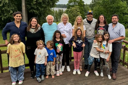 Santiago Soldati y su familia en viaje por Europa en 2025