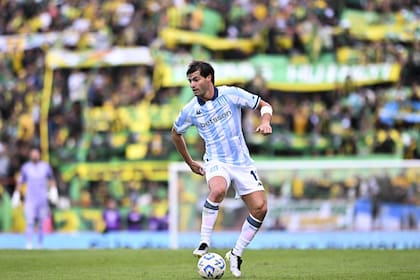 Santiago Sosa, un jugador fundamental en la estructura de Racing que puede tener destino europeo