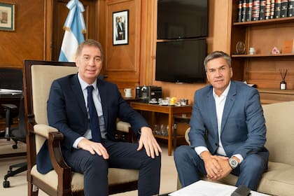 Santilli junto a Leandro Zdero, gobernador de Chaco, este lunes en Casa Rosada