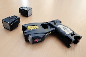 Pistolas Taser. La Ciudad reactiva la compra de 300 armas electrónicas