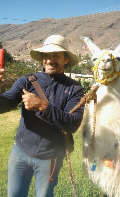 Santos Manfredi en una de los encuentros por Zoom con sus llamas