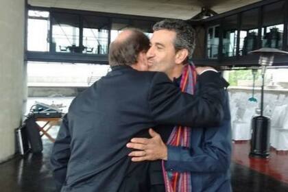 Sanz y Randazzo en un saludo cordial en la Bodega Fournier