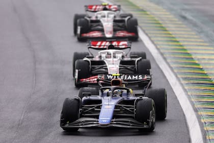 SAO PAULO, BRAZIL - NOVEMBER 03: Franco Colapinto of Argentina driving the (45) Williams FW45 Mercedes leads Oliver Bearman of Great Britain driving the (50) Haas F1 VF-24 Ferrari on track during the F1 Grand Prix of Brazil at Autodromo Jose Carlos Pace on November 03, 2024 in Sao Paulo, Brazil. (Photo by Lars Baron - Formula 1/Formula 1 via Getty Images)