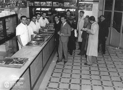 Saón de la primera Pizzería Banchero