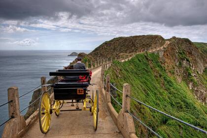 La Isla de Sark, de apenas 400 habitantes, busca 600 personas para que se muden a su territorio, donde los impuestos no suben y no existen los autos