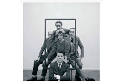 Testa, Grilo, Sakai, Ocampo y Fernández-Muro, los "Cinco pintores" convocados por Romero Brest para exploner en el Bellas Artes en 1960