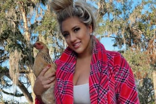 Trabaja en ESPN, es modelo de Playboy y OnlyFans y revela lo que dicen de ella en la escuela de su hijo