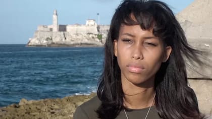 Sara dejó de salir después de que sus imágenes fueran compartidas en Telegram