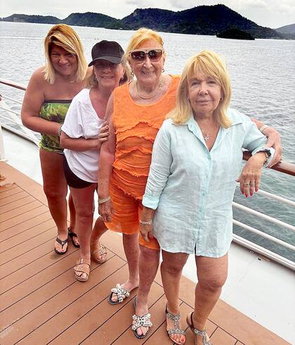 Sara Pachter, de 80, adora viajar con su grupo de amigas