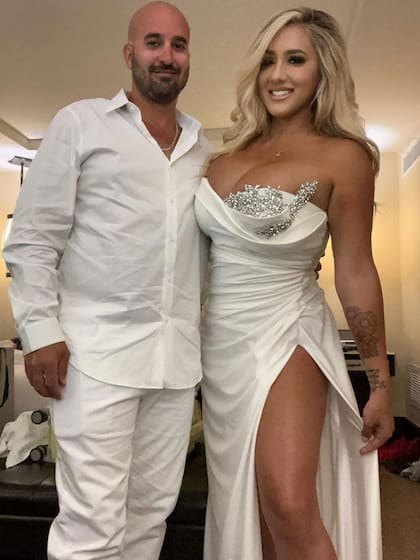 Sara y su esposo hacen contenido para OnlyFans juntos