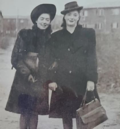 Sara y su mamá, después de la guerra