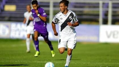 Saracchi juega de lateral o volante izquierdo y es pretendido por Gallardo