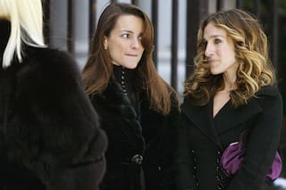 Kristin Davis reveló que Sarah Jessica Parker fue quien le hizo notar que tenía disforia corporal
