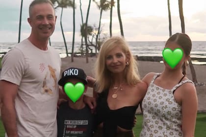 La pareja de actores junto a sus hijos