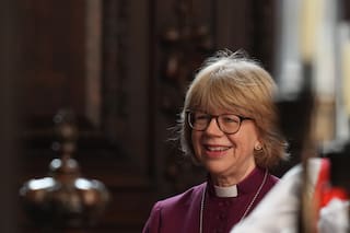 Sarah Mullally es confirmada como arzobispa de Canterbury, 1ra mujer en liderar la Iglesia anglicana