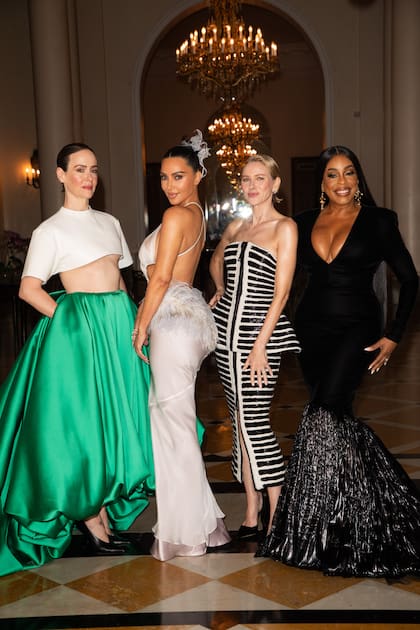 Sarah Paulson, Kim Kardashian, Naomi Watts y Nacey Nash, durante el evento de presentación de Todo vale en Río de Janeiro