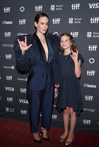 Sarah Paulson y Alona Robbins también estuvieron presentes en el Festival, y asistieron a la premiere de Hold Your Breath, la película que las tiene como protagonistas. El film está ambientado en Oklahoma de los años 30, y se centra en una mujer que, en medio de las terribles tormentas de polvo de la región, está convencida de que una presencia siniestra amenaza a su familia