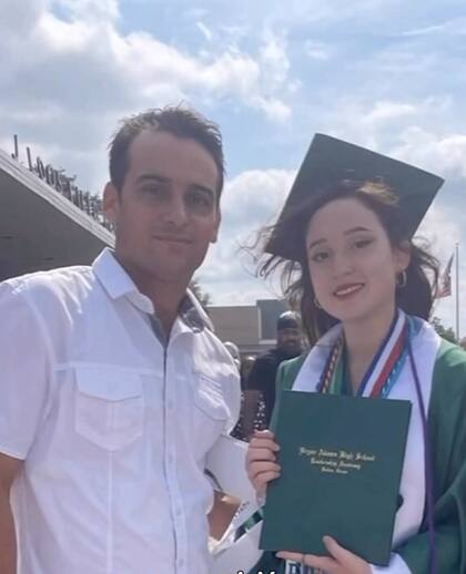 Sardón, junto a sus padres, ingresaron a Estados Unidos en 2022 y desde entonces solicitan asilo político