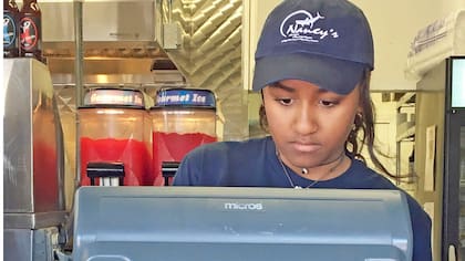 Sasha Obama, durante su trabajo de verano