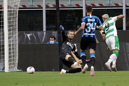 Sassuolo logró un empate fundamental en su lucha por mantener la categoría