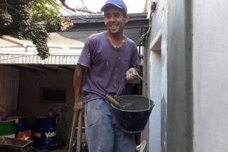 El intendente de General Alvear le dio empleo al albañil que devolvió $ 250.000