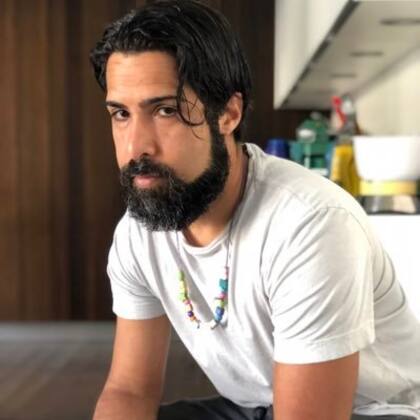 Savan Kotecha está detrás de grandes éxitos musicales de Ariana Grande, The Weekend, entre otros artistas