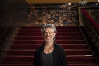 Leo Sbaraglia: su debut en el Cervantes, el costo de interpretar a Menem y las exigencias de Almodóvar