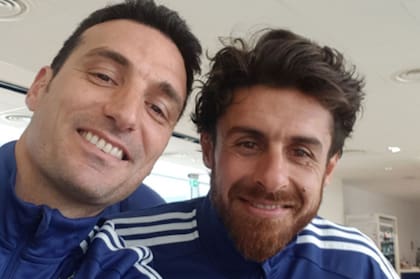 Scaloni y Pablo Aimar en el arranque del ciclo en la selección argentina; hoy juntos están en la final de la Copa del Mundo