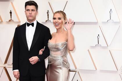 Scarlett Johansson y Colin Jost
