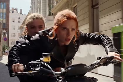 Scarlett Johansson y Florence Pugh en Black Widow