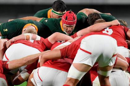 Schalk Brits y sin inconfundible casco rojo: es la forma que tiene de que sus niños pequeños lo identifiquen cuando juega.